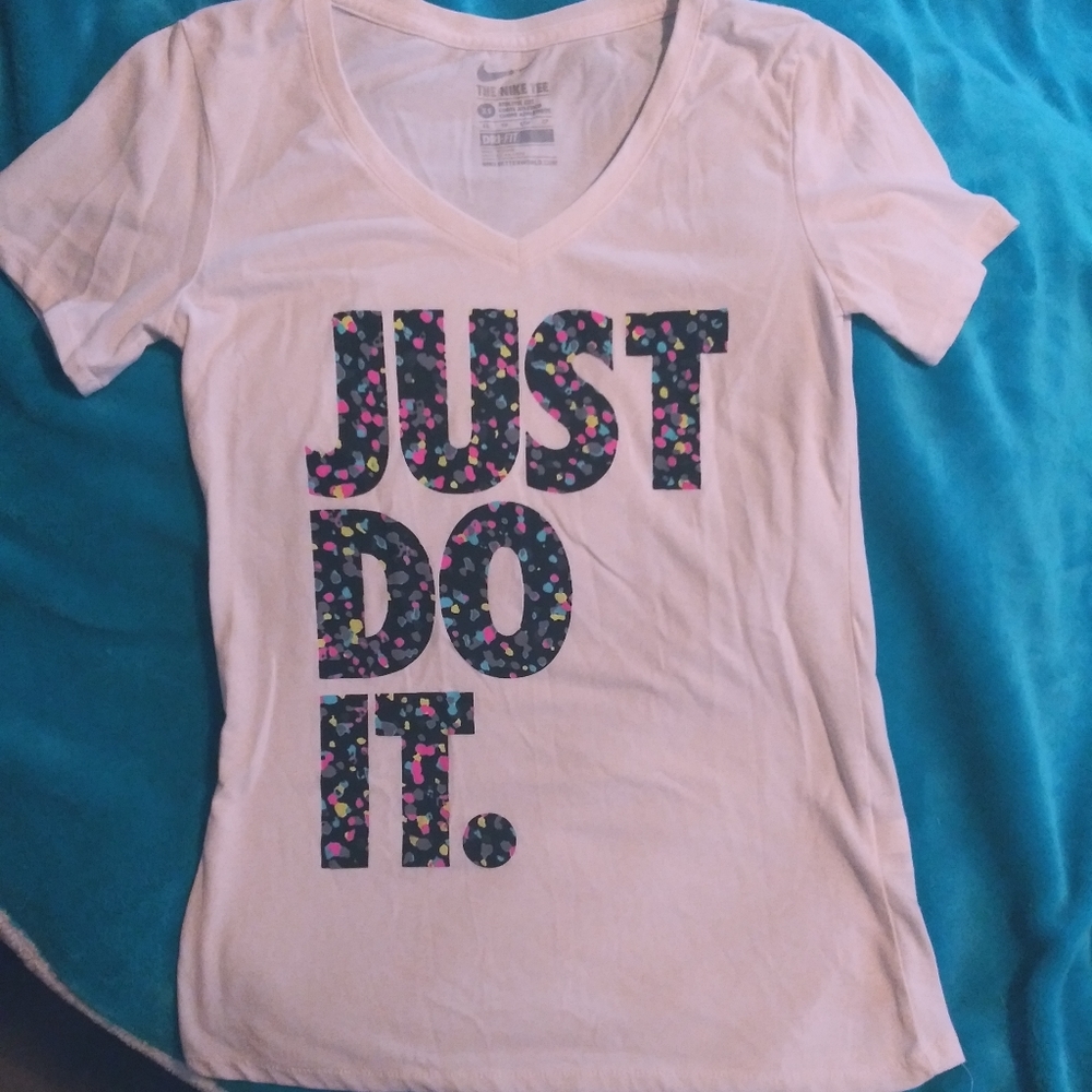 Nike Just Do It Women's V-neck Shirt X-small
